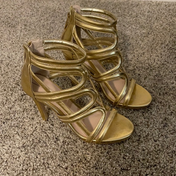 Gold Heels - Picture 1 of 3